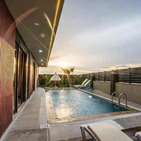 Seven Luxury
