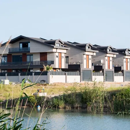 Seven Luxuryy Villa *