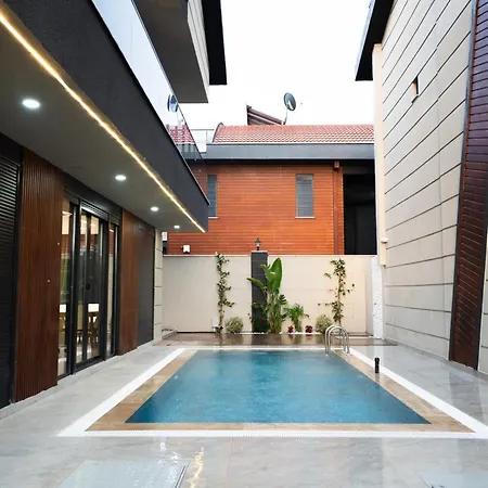 Seven Luxury